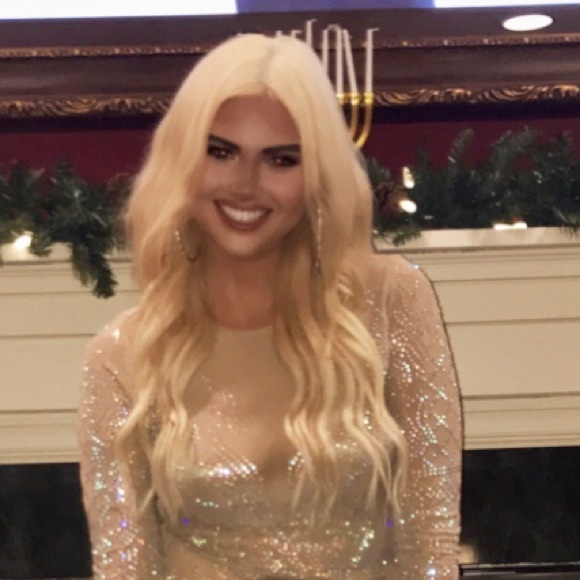 Meet your Posher, Christy - Picture 1 of 1